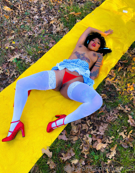 leairis3 xxx actress pictures