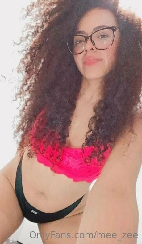 mee zee model pretty pic