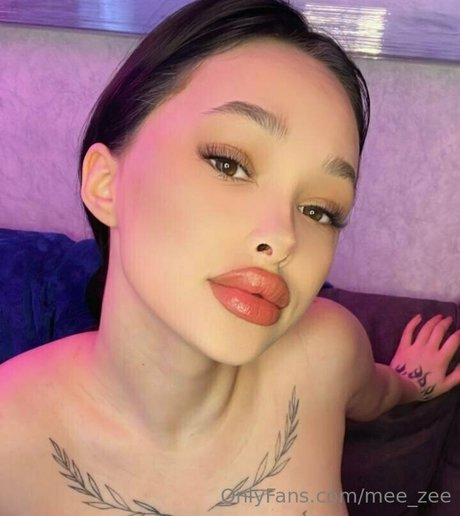 mee zee model porn photos