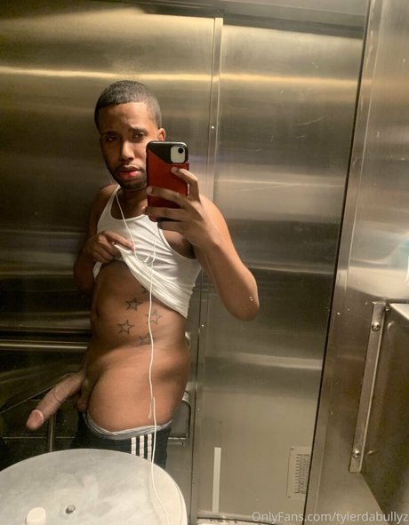 tylerbandsome nudes model pic