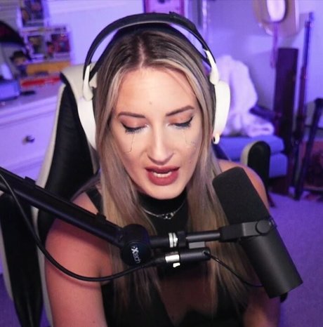 BasicWitGirl xxx pornstar photos