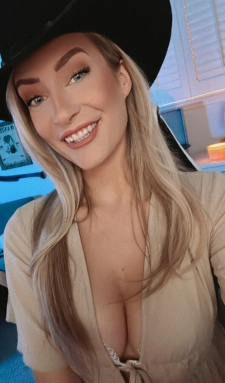 BasicWitGirl star top photos