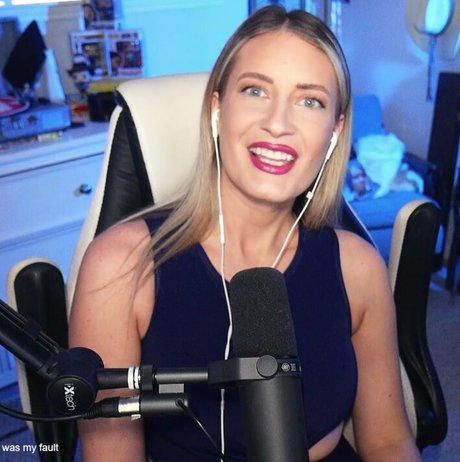 BasicWitGirl erotic pornstar archive