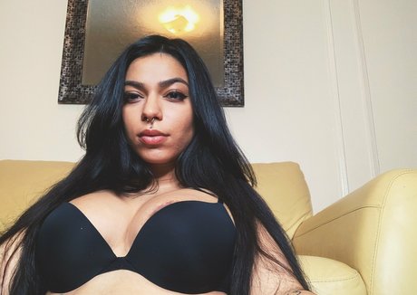 torothadon model sexy pic