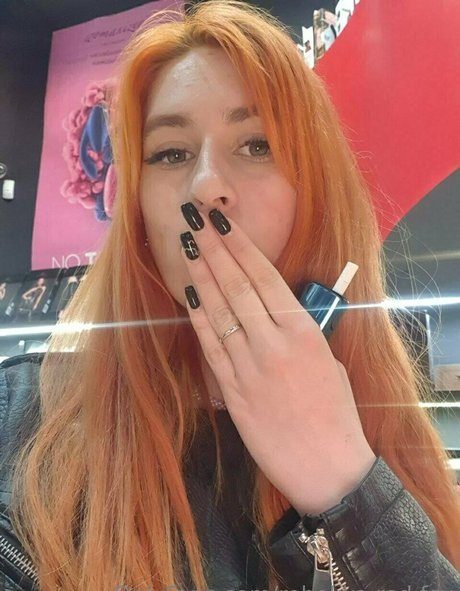 rebekka red fox star perfect img