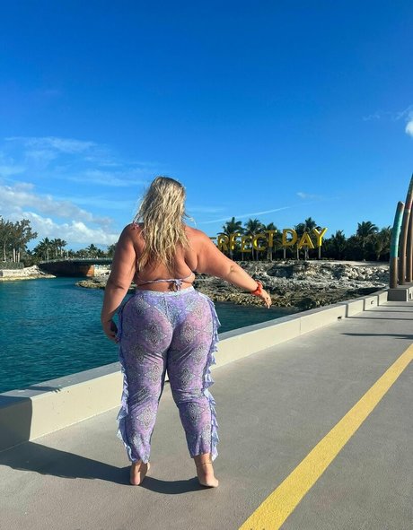 thebigbootybarbie2 star art photo