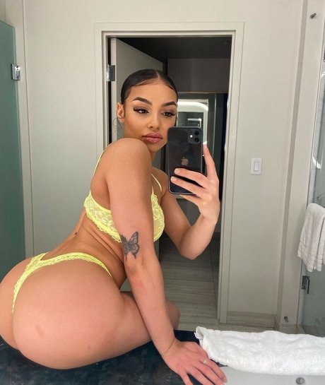 ImanniJackson nude model galleries