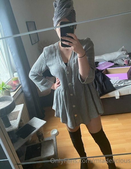 miadelicious hd pornstar img
