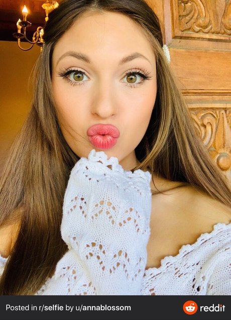 Annablossom top actress picture