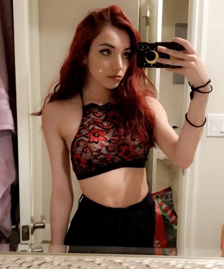 moonstreuxx top profile image