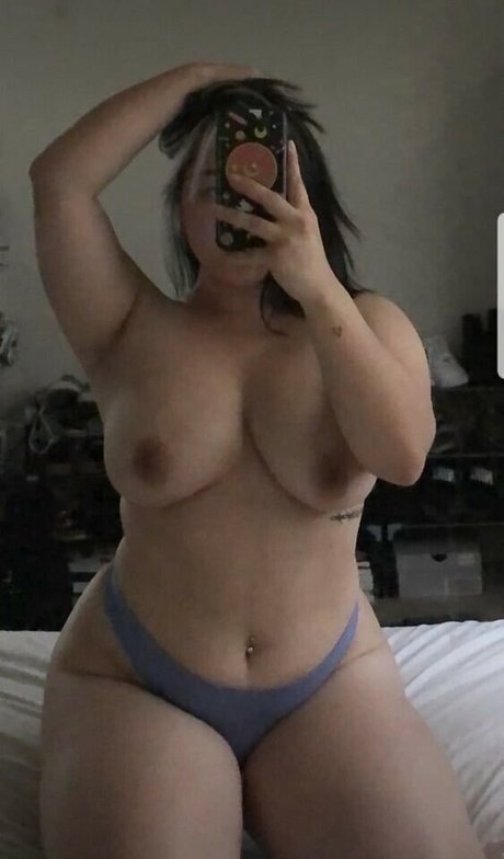 Valentine Thao pornstar naked photos