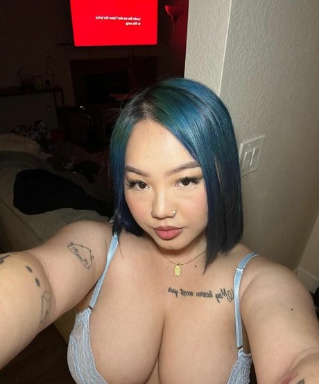 Valentine Thao model nice image
