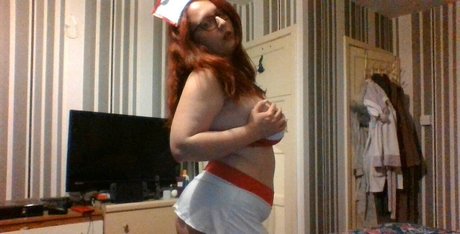 isendbobs pornographic actress photo