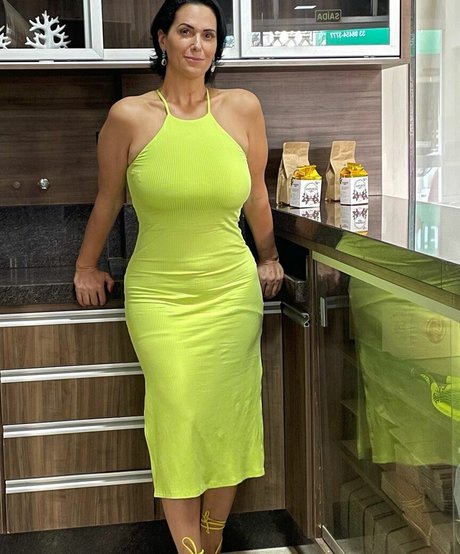Ileuza Elias star hd images
