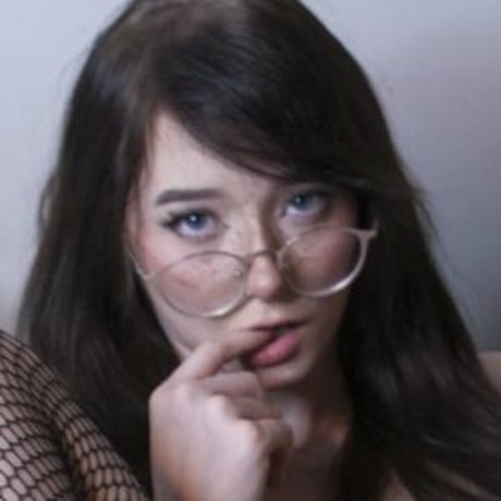 angelahalee adult star pic