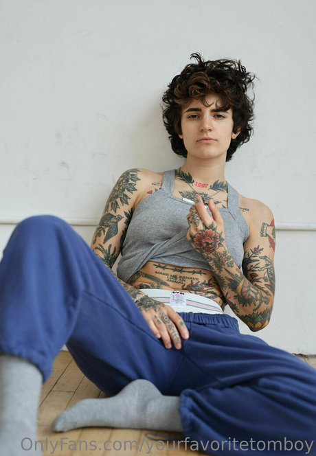 yourfavoritetomboy erotic star galleries