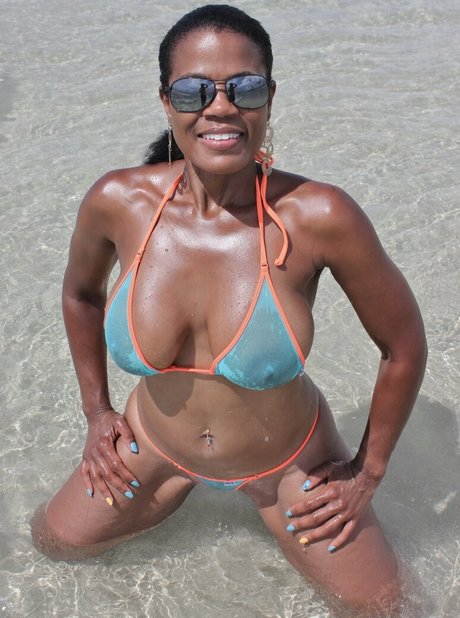 Raven Swallowz nudes model pictures