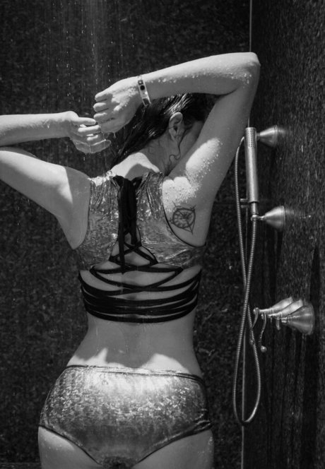 Angela Bermudez hot actress gallery