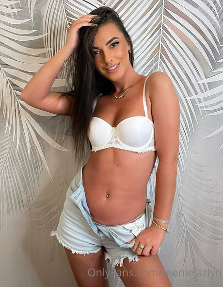 sweetiefreshman star xxx galleries