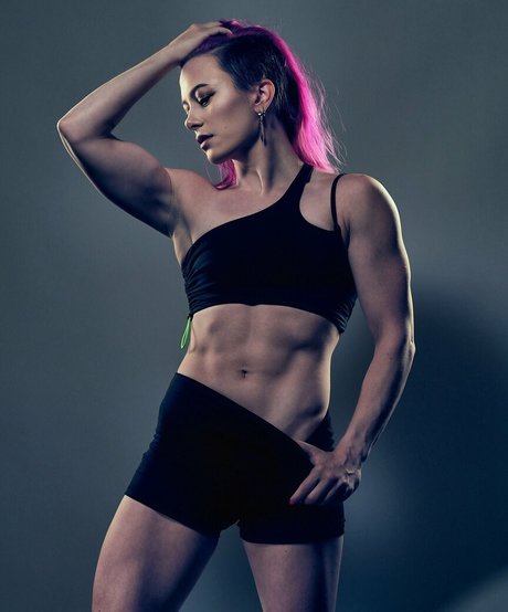 Claire Max star perfect photos