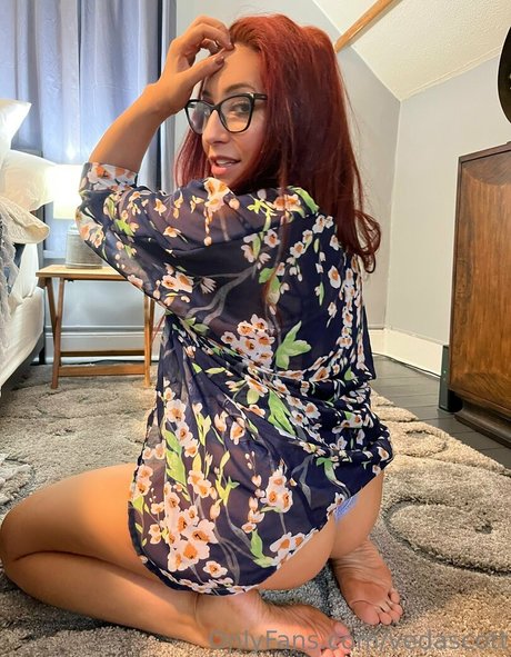 Veda Scott erotic star photos