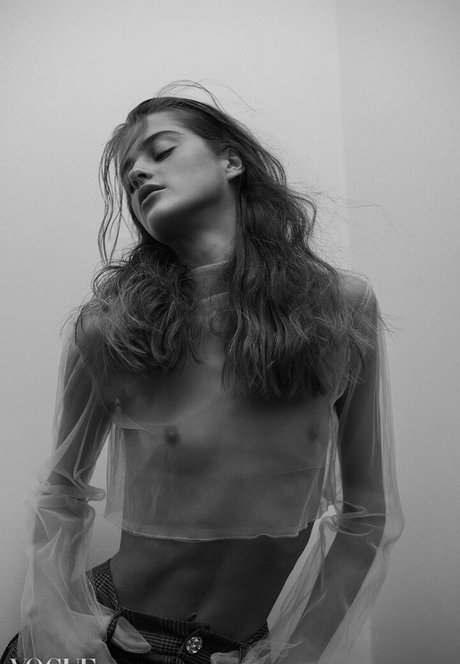 Ichelle Streekstra model art picture