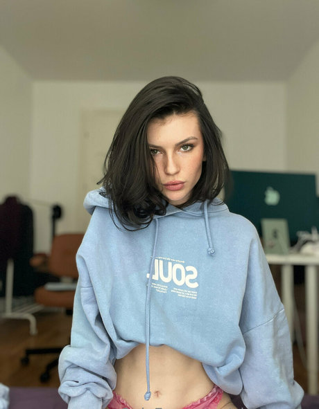 Ernesta Guevara naked pornstar picture