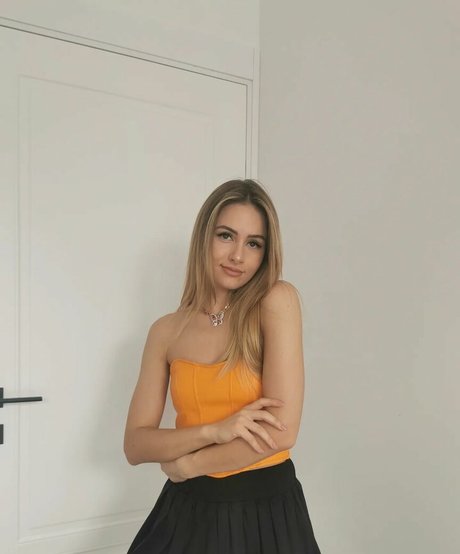 itsSky model free pictures