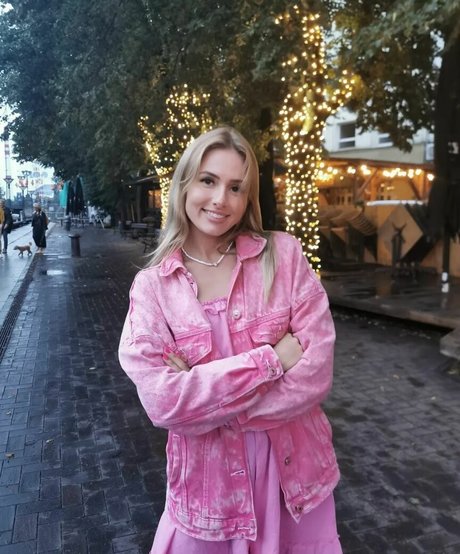 itsSky nudes model gallery