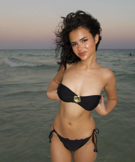 Becaguava pornstar hot pics
