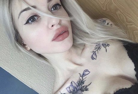 petite slut onlyfans erotic galleries