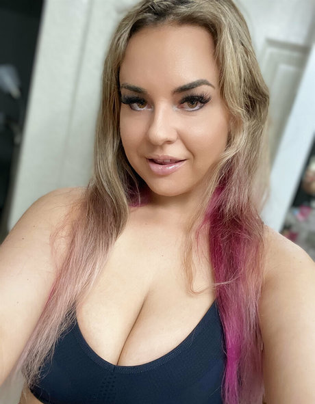 badbellaxofree pornstar nudes img
