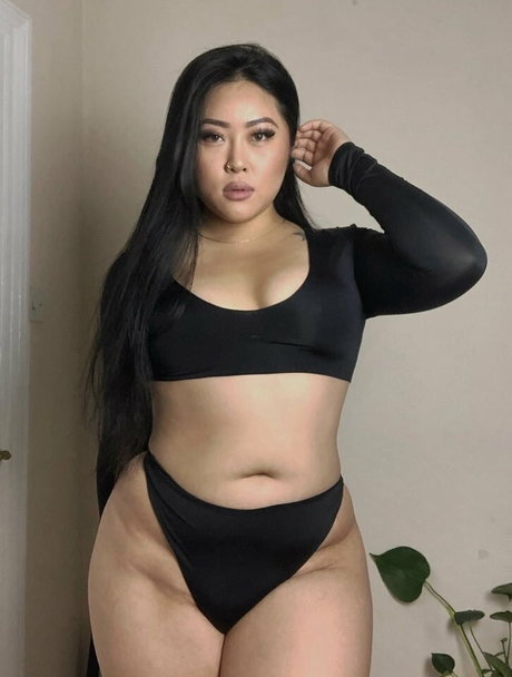 Jin Baek model free pics