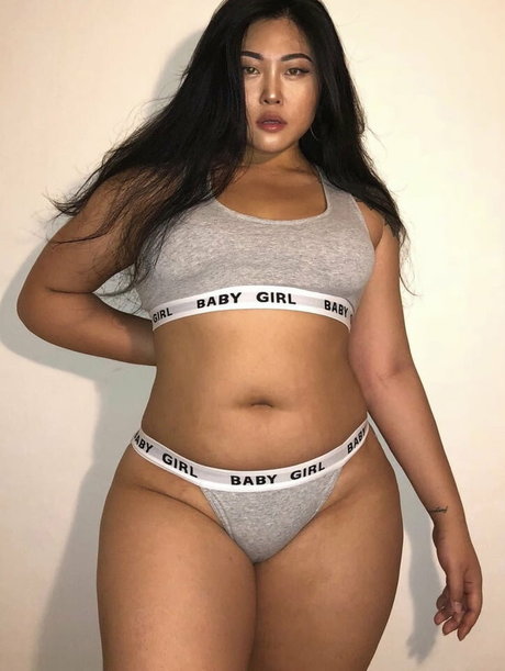 Jin Baek pornstar sexy pic