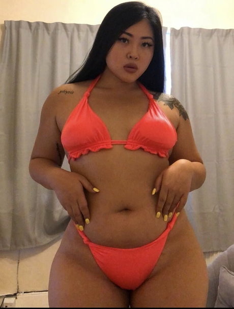 Jin Baek star nudes image