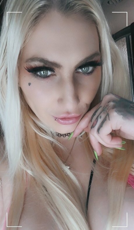 20 years old onlyfans sexy photo