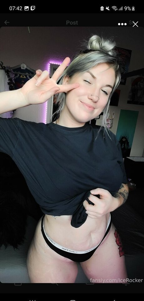 IceRocker pornstar naked picture