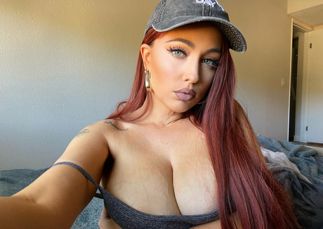 daniellelancaster nude star pics