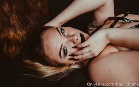 Lilith Jane sexy actress galleries