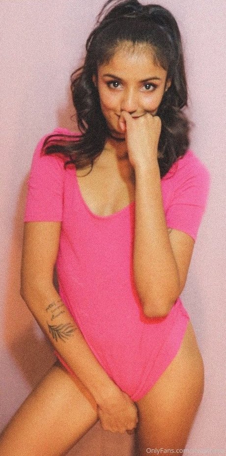 Viva Athena top model picture
