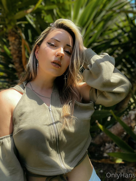 Hannah Ray star pornographic images