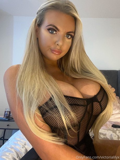 Victorialilyx erotic star images