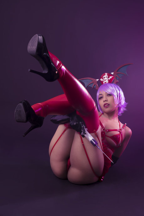 Dira Cosplay star adult photo