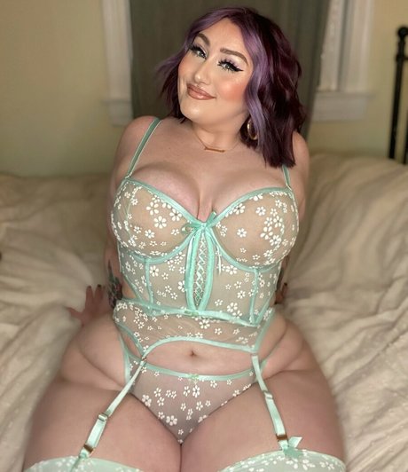 cakexface sexy model image