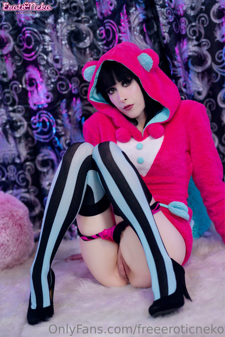 Eroticneko exclusive star img
