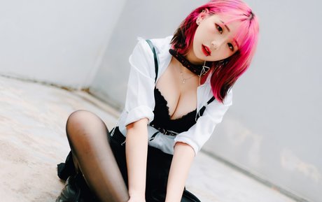 anime babe onlyfans top pic