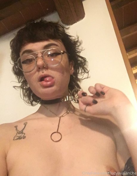 lucyxmachina model hot photos