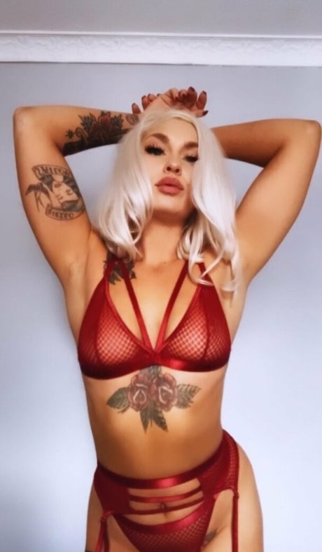 harrietellenshaw sexy model pic
