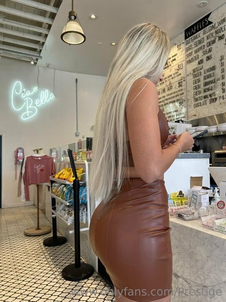 Issa Vegas free star photos