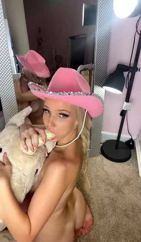 Linsey99 beautiful pornstar images